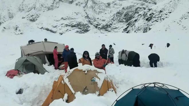 珠峰东坡生死大逃亡不朽情缘电子游戏(图4) 珠峰东坡生死大逃亡不朽情缘电子游戏(图4)