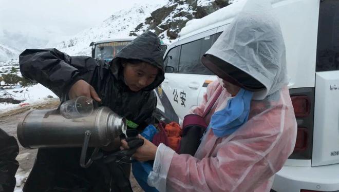 珠峰东坡生死大逃亡不朽情缘电子游戏(图6) 珠峰东坡生死大逃亡不朽情缘电子游戏(图6)